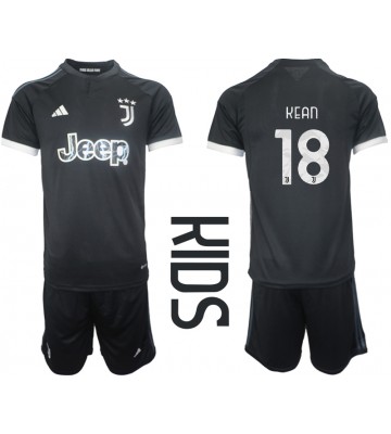 Juventus Moise Kean #18 Replika Babytøj Tredje sæt Børn 2023-24 Kortærmet (+ Korte bukser)